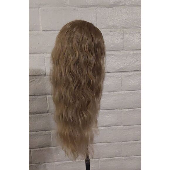 Beautiful 26" Ash Blonde Soft & Wavy Synthetic Fiber Wig - Picture 2 of 5